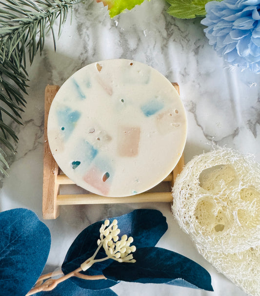 Loofah Love – Lavender Exfoliating Soap with Natural Loofah